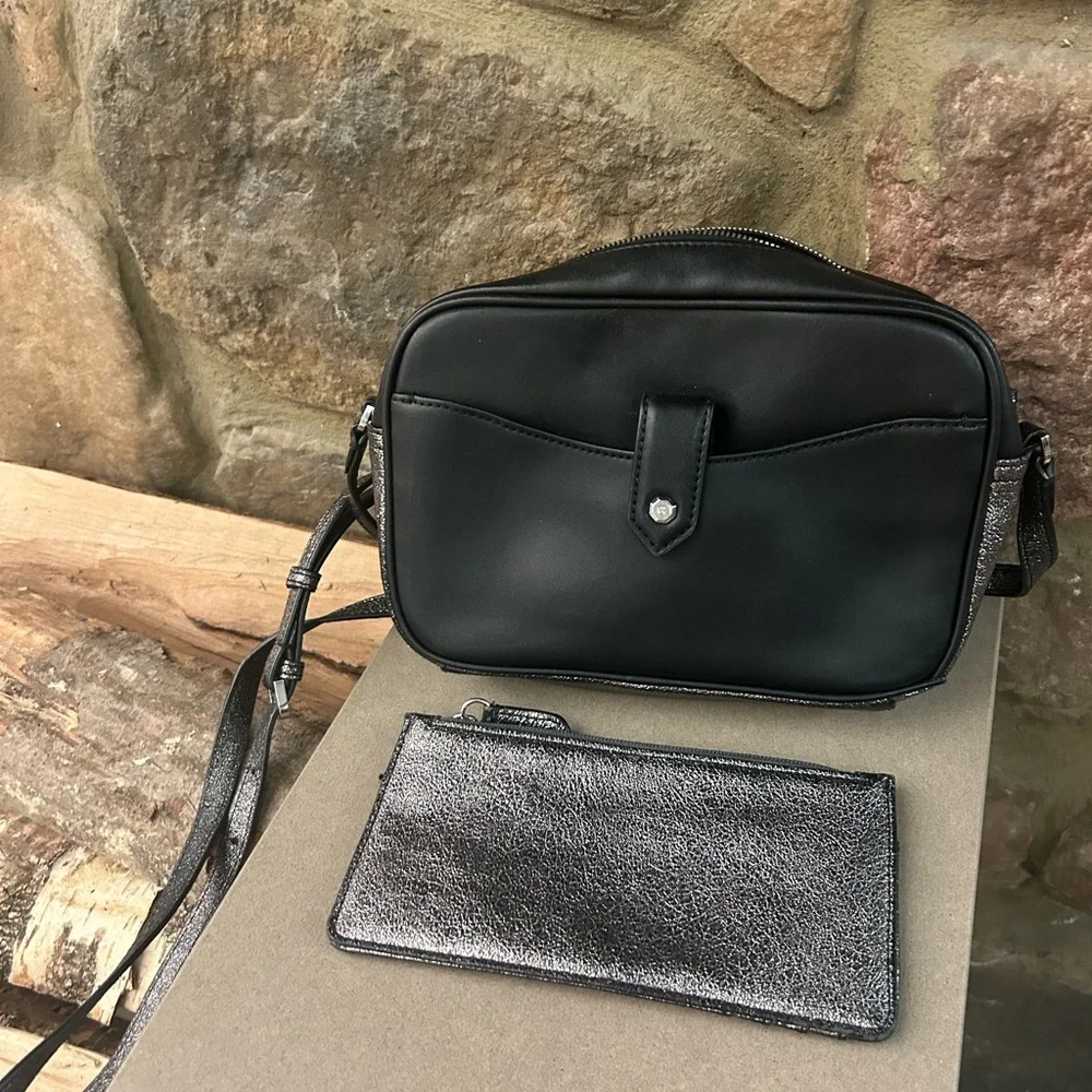 Bag Black Messenger Bag with Leather Finish and Minimalist Design G.I.L.I.